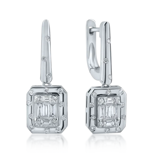 Cercei geometrici din aur alb cu diamante baguette si rotunde de 0.3ct