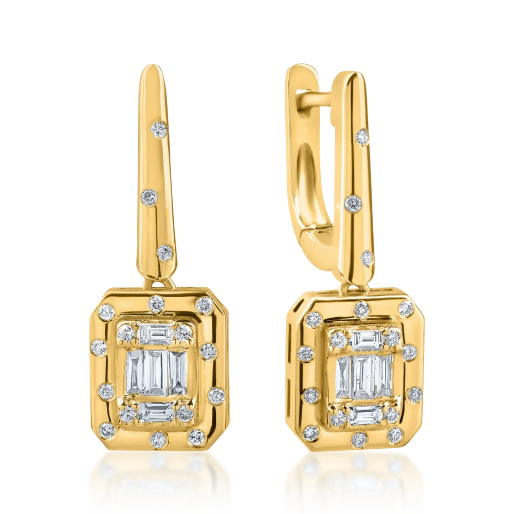 Cercei geometrici din aur galben cu diamante baguette si rotunde de 0.3ct