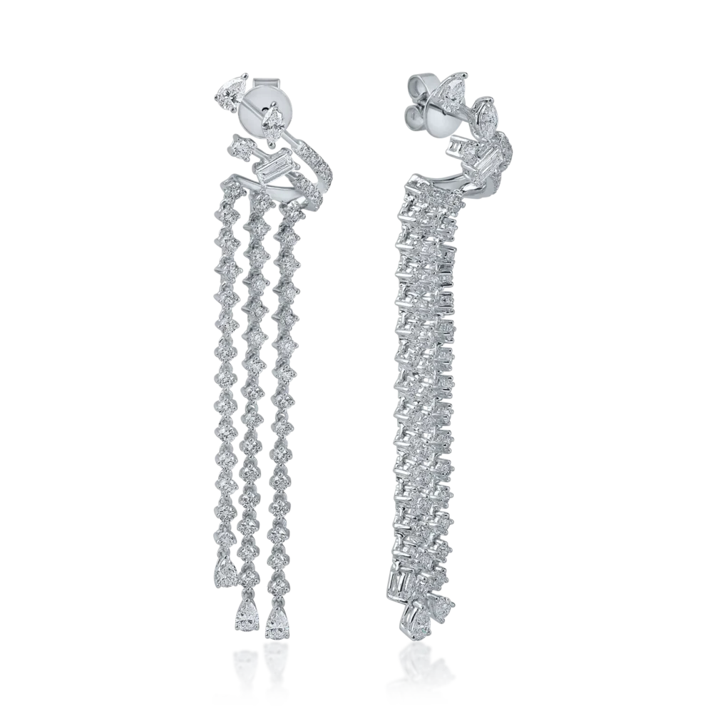 Cercei lungi din aur alb cu diamante de 3.8ct