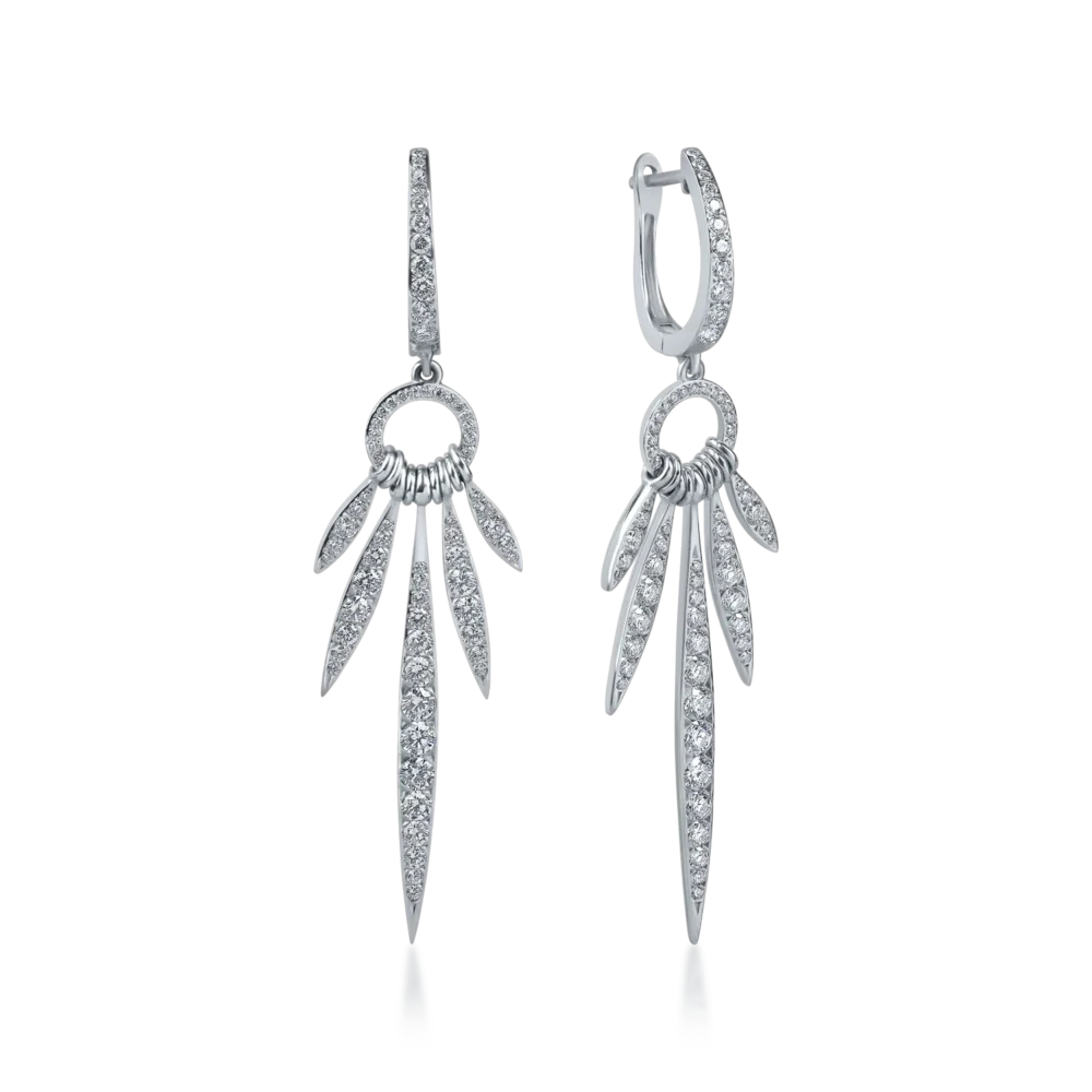 Cercei lungi din aur alb cu diamante de 1.8ct