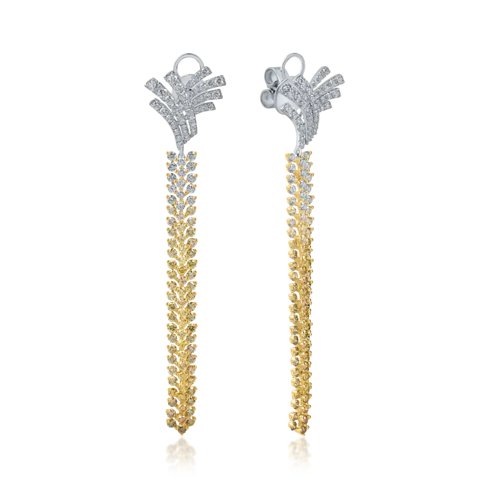 Cercei lungi din aur alb-galben cu diamante coniac si incolore de 5.3ct