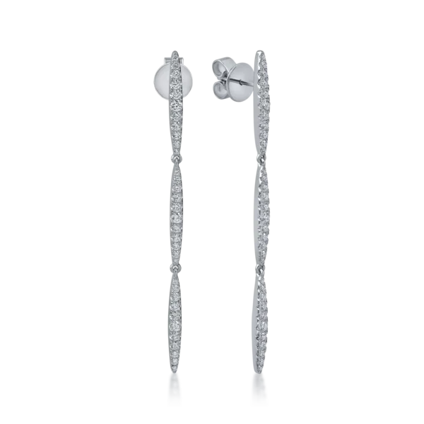 Cercei lungi din aur alb cu diamante de 0.8ct