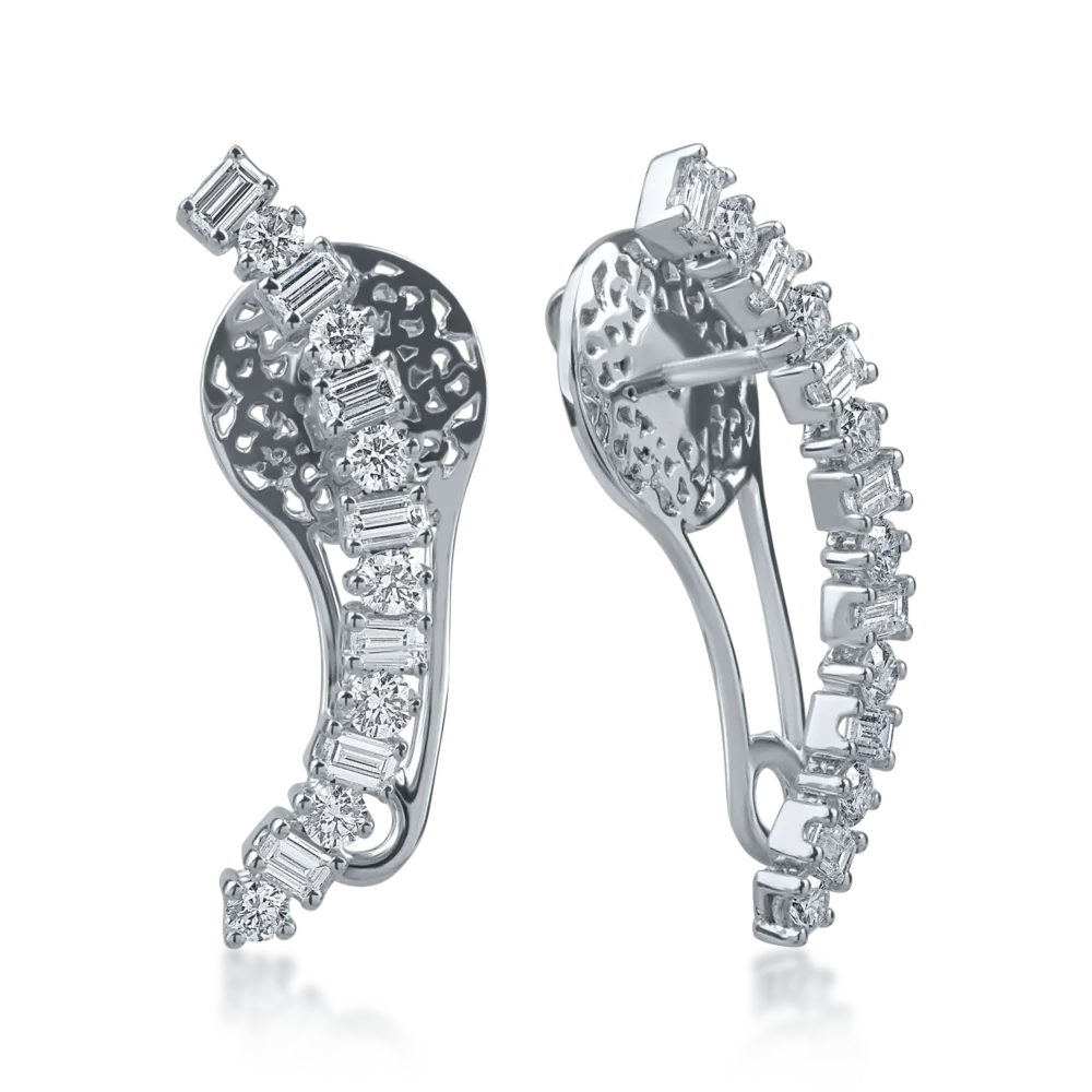 Cercei din aur alb cu diamante baguette si rotunde de 1.09ct