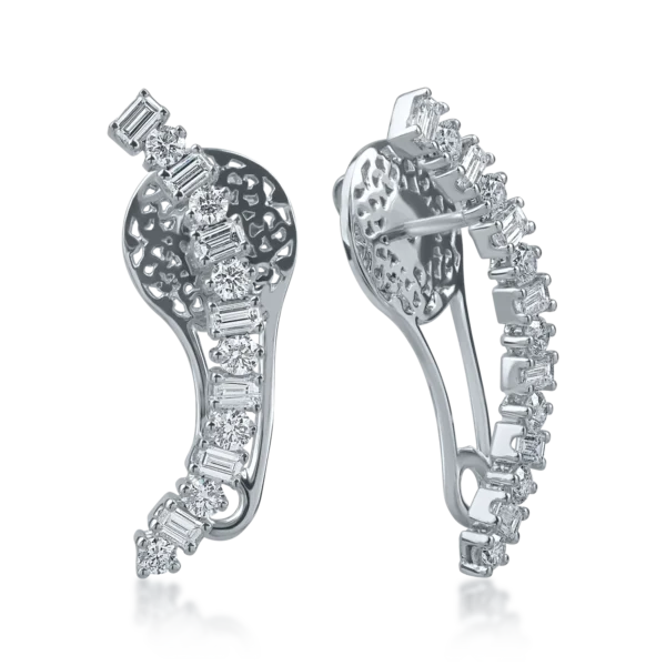 Cercei din aur alb cu diamante baguette si rotunde de 1.09ct