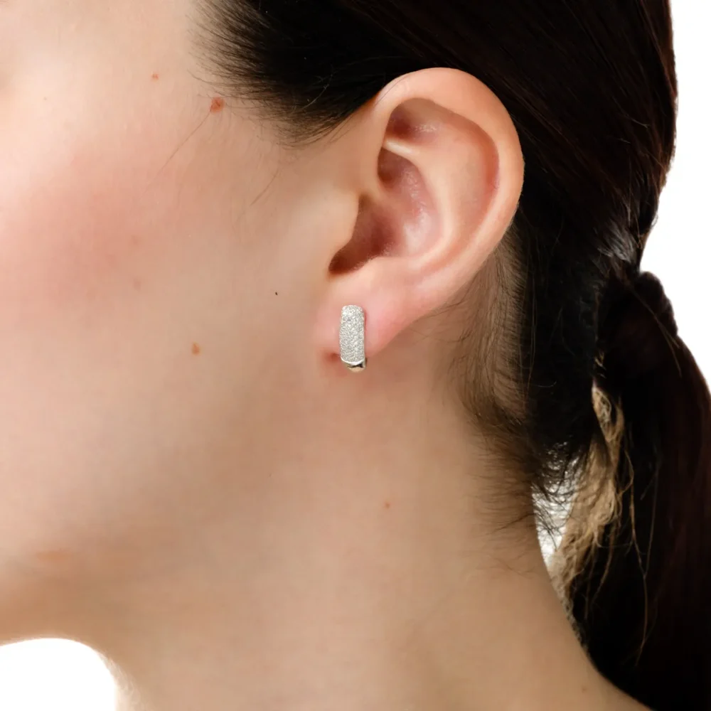 Cercei creole din aur alb cu diamante microsetting de 0.2ct - imagine 3