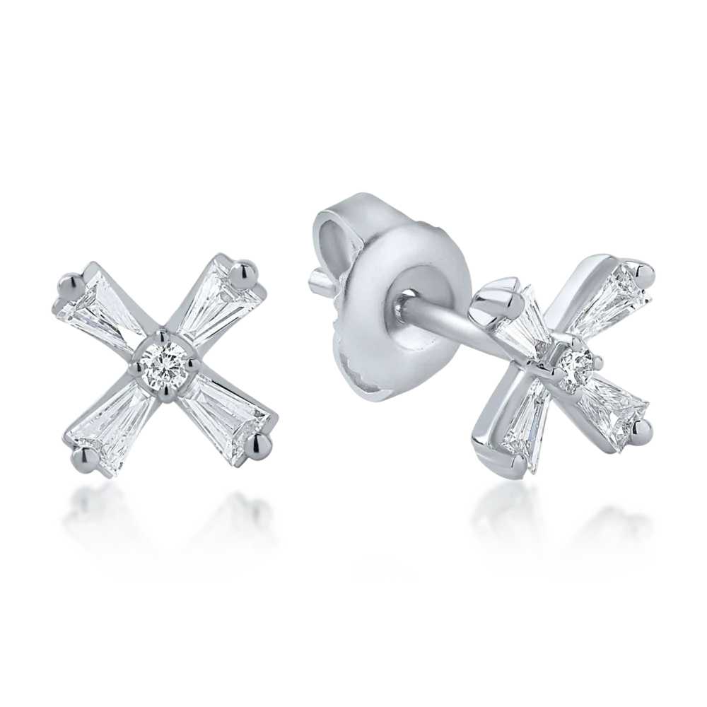 Cercei din aur alb cu diamante baguette si rotunde de 0.26ct