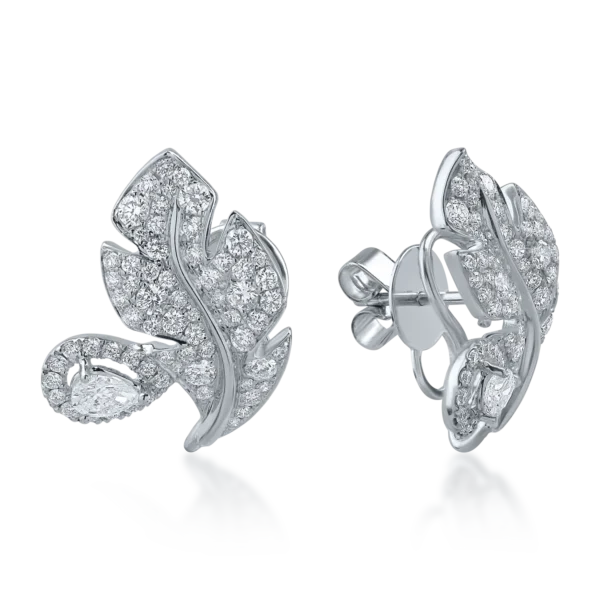 Cercei din aur alb cu diamante pear si rotunde de 1.4ct