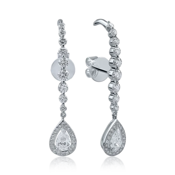Cercei din aur alb cu diamante pear si rotunde de 1.82ct