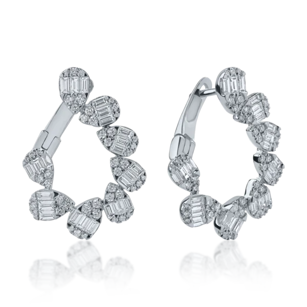 Cercei din aur alb cu diamante baguette si rotunde de 1.94ct