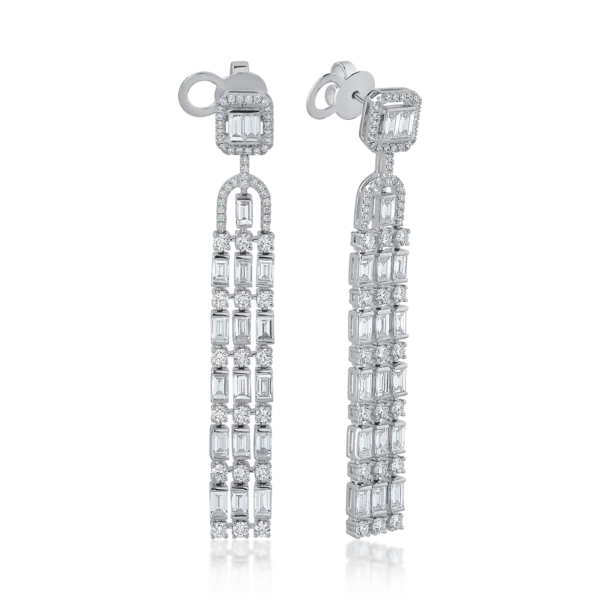 Cercei din aur alb cu diamante baguette si round de 5.53ct