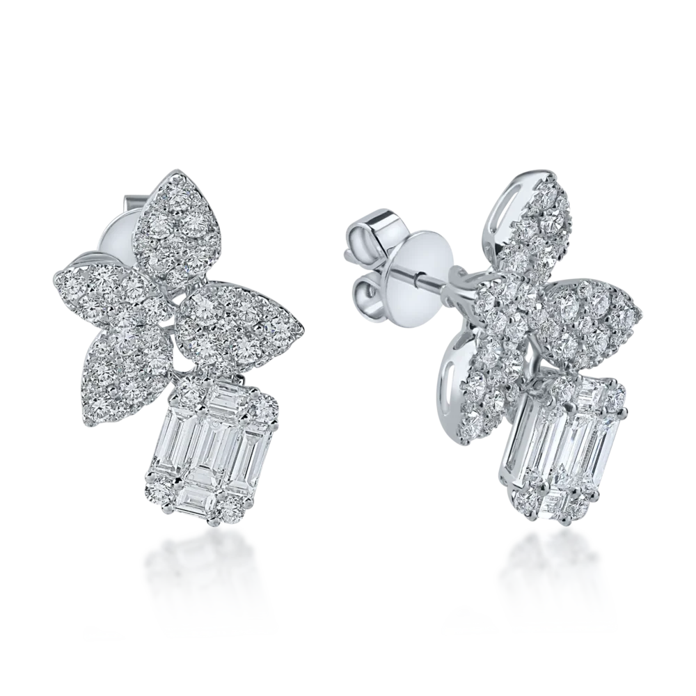 Cercei din aur alb cu diamante baguette si round microsetting de 2.3ct