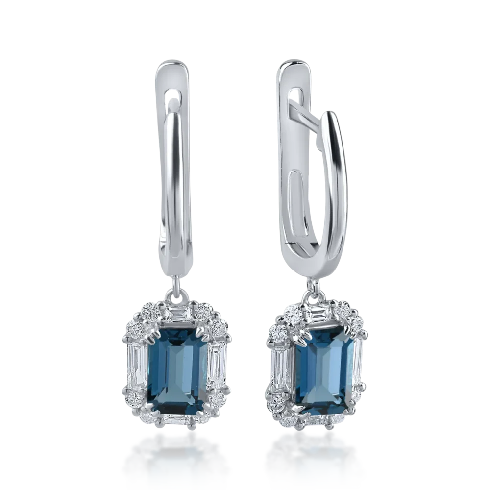 Cercei din aur alb cu topaze london blue de 1.23ct si diamante baguette si rotunde de 0.39ct