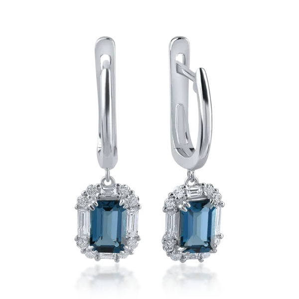 Cercei din aur alb cu topaze london blue de 1.23ct si diamante baguette si rotunde de 0.39ct