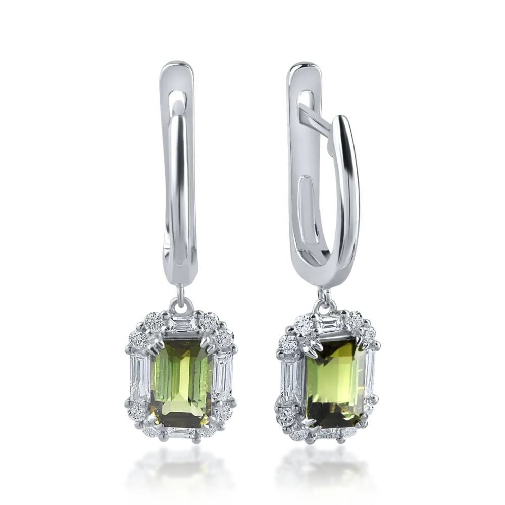 Cercei din aur alb cu turmaline verzi de 1.23ct si diamante baguette si rotunde de 0.39ct