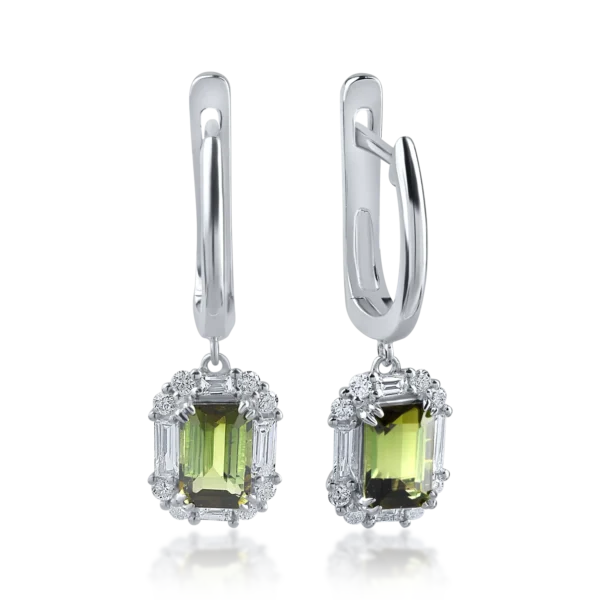 Cercei din aur alb cu turmaline verzi de 1.23ct si diamante baguette si rotunde de 0.39ct