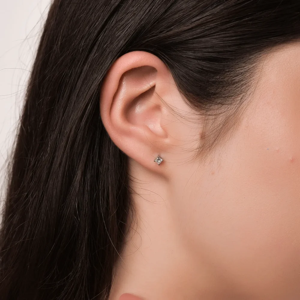 Cercei din aur alb cu diamante princess de 0.19ct