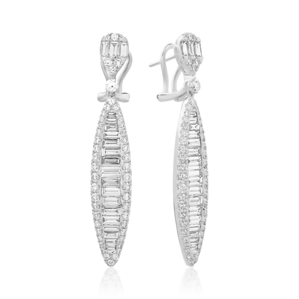 Cercei din aur alb cu diamante baguette si round de 4.54ct