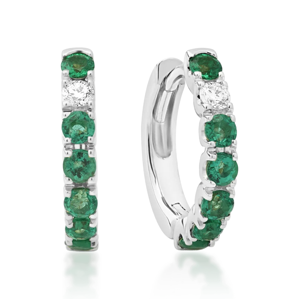 Cercei din aur alb cu smaralde de 0.68ct si diamante de 0.1ct