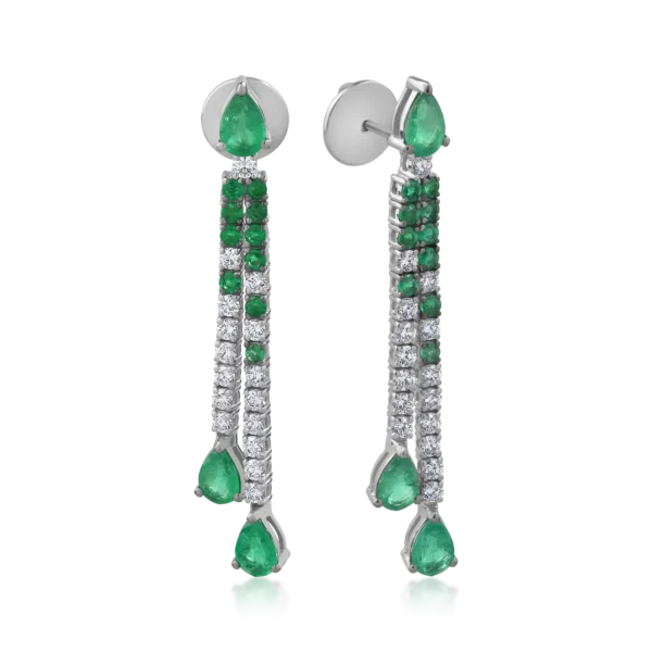 Cercei din aur alb cu smaralde round si pear de 2.81ct si diamante round de 0.95ct