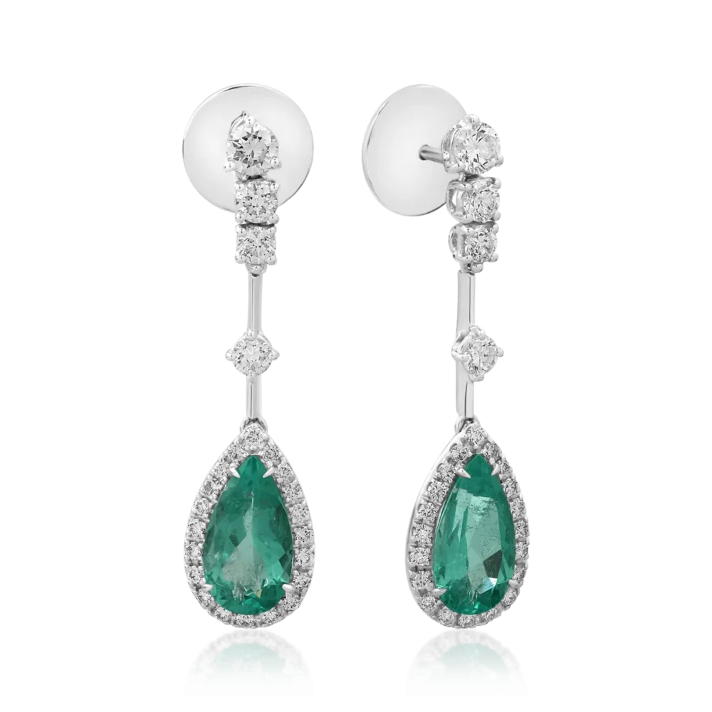 Cercei din aur alb cu smaralde pear de 3.51ct si diamante round de 1.34ct