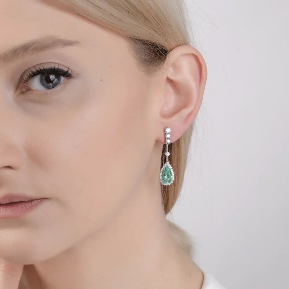 Cercei din aur alb cu smaralde pear de 3.51ct si diamante round de 1.34ct - imagine 4