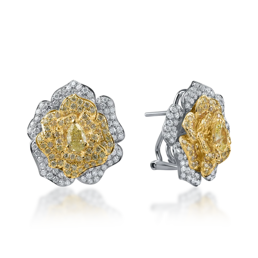 Cercei floare din aur alb-galben cu diamante galbene si incolore round si pear de 2.6ct