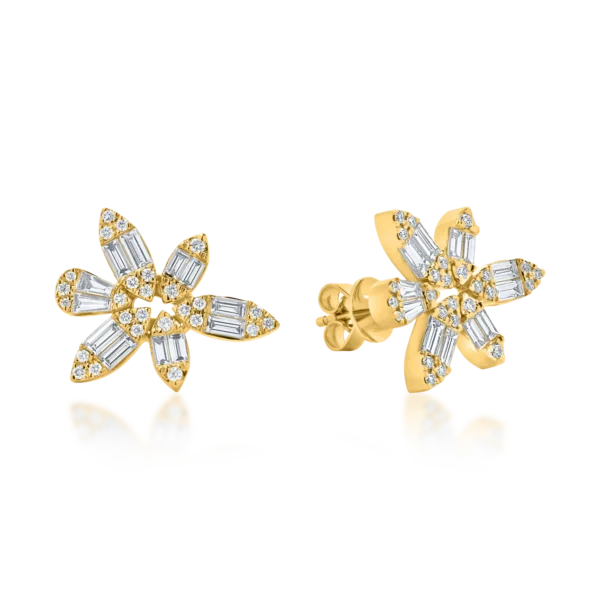 Cercei floare din aur galben cu diamante baguette si rotunde de 1.6ct