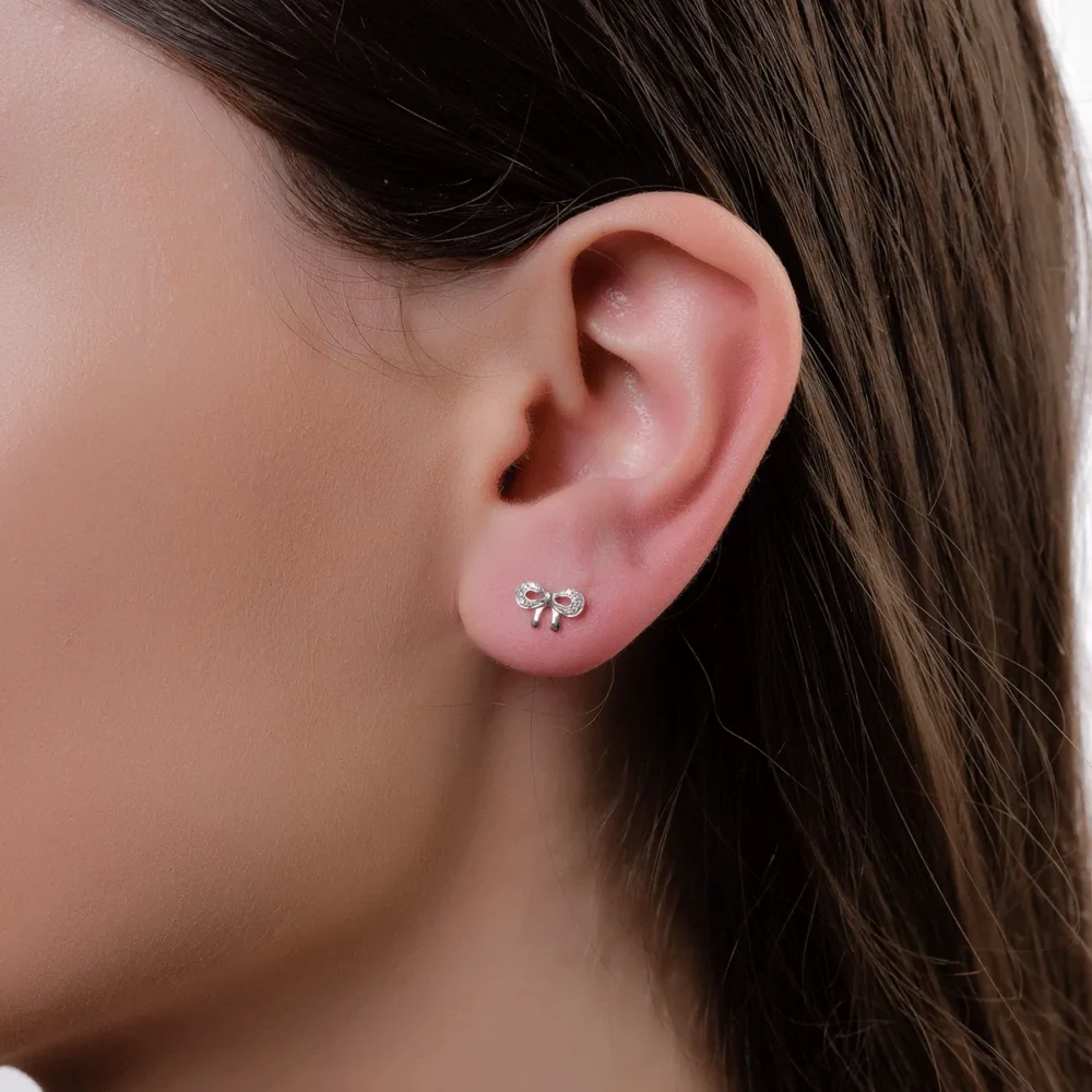 Cercei fundite din aur alb cu diamante de 0.062ct - imagine 4