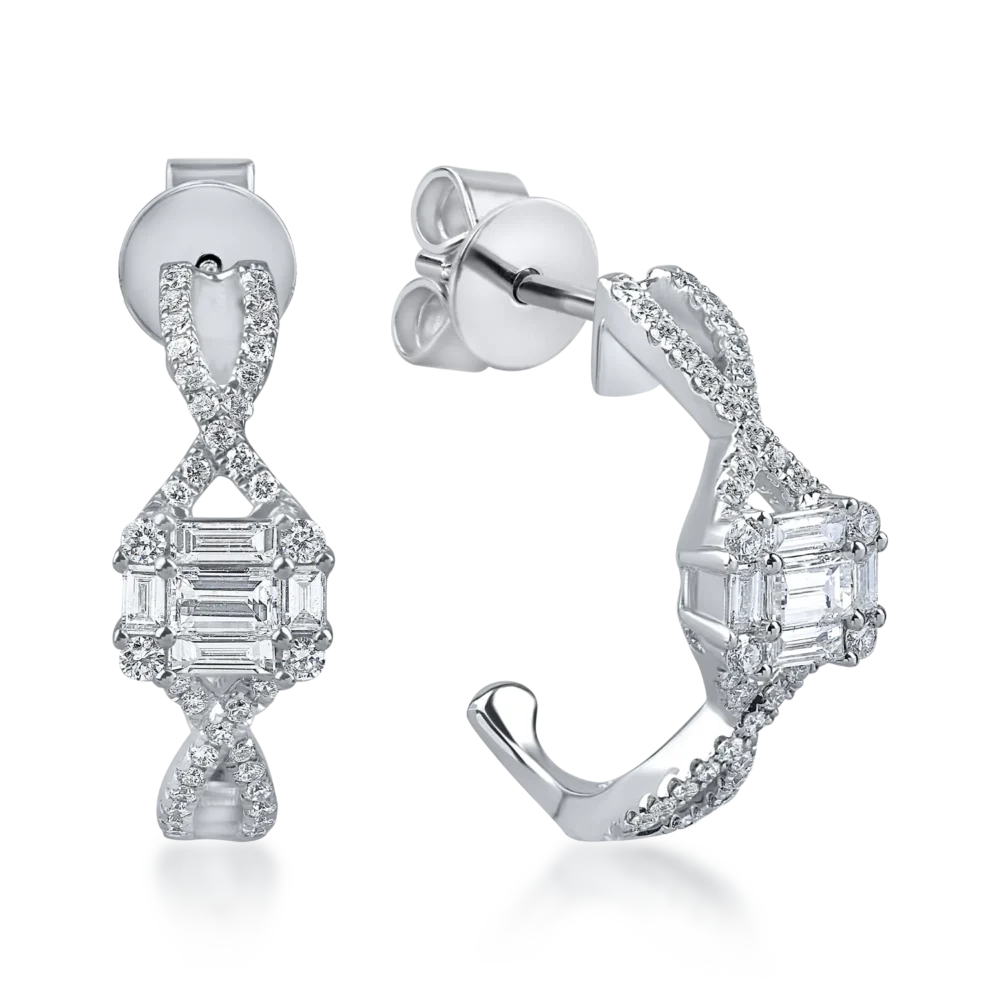 Cercei geometrici din aur alb cu diamante baguette si rotunde de 1ct