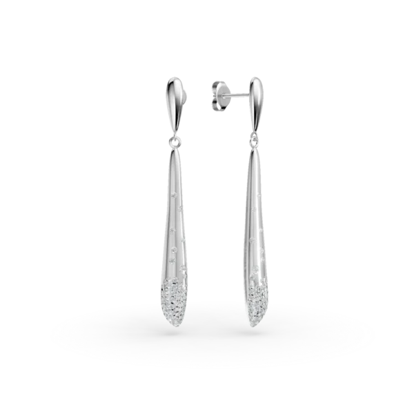 Cercei lungi din aur alb cu diamante de 0.5ct