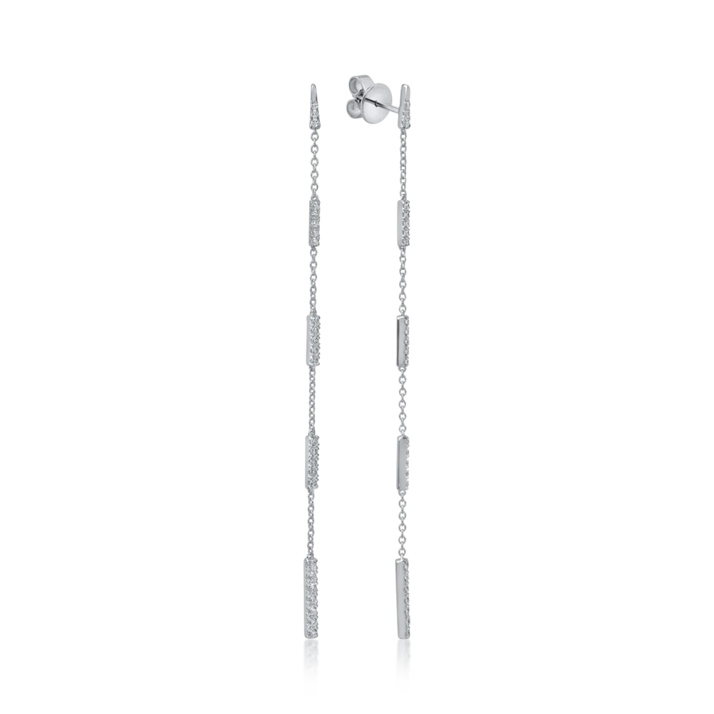 Cercei lungi din aur alb cu diamante de 0.5ct