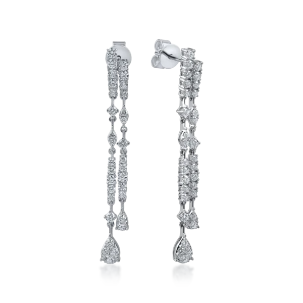 Cercei lungi din aur alb cu diamante de 1.5ct