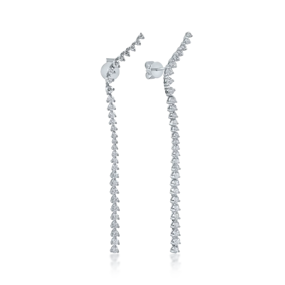 Cercei lungi din aur alb cu diamante de 1.83ct