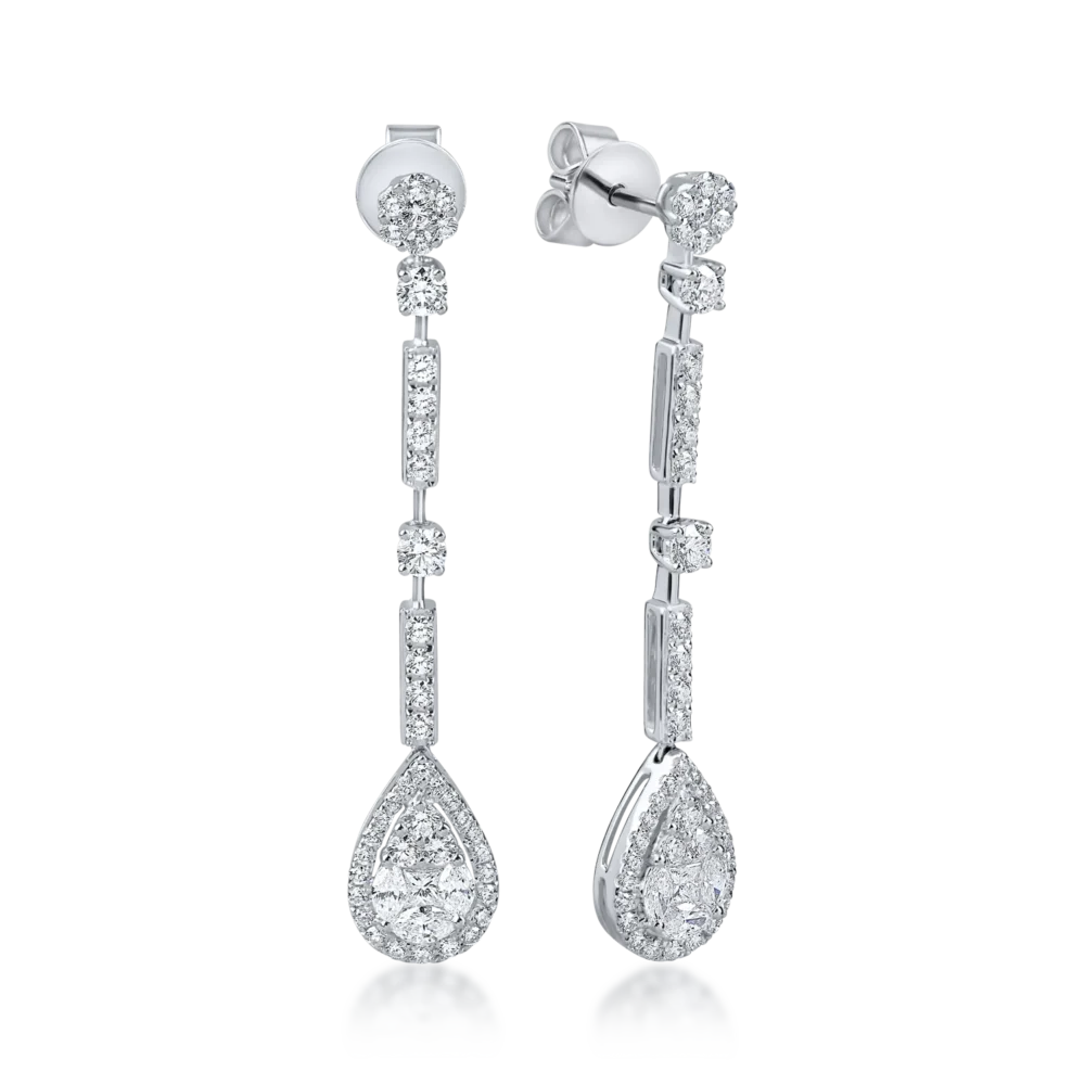 Cercei lungi din aur alb cu diamante de 1.89ct