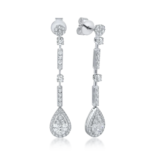 Cercei lungi din aur alb cu diamante de 1.89ct