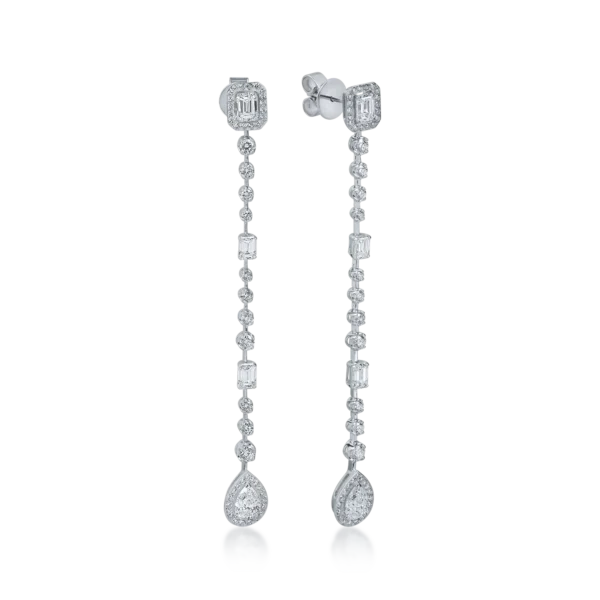 Cercei lungi din aur alb cu diamante de 3.5ct