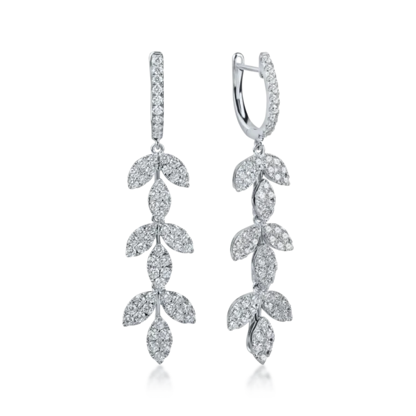 Cercei lungi din aur alb cu diamante de1.96ct