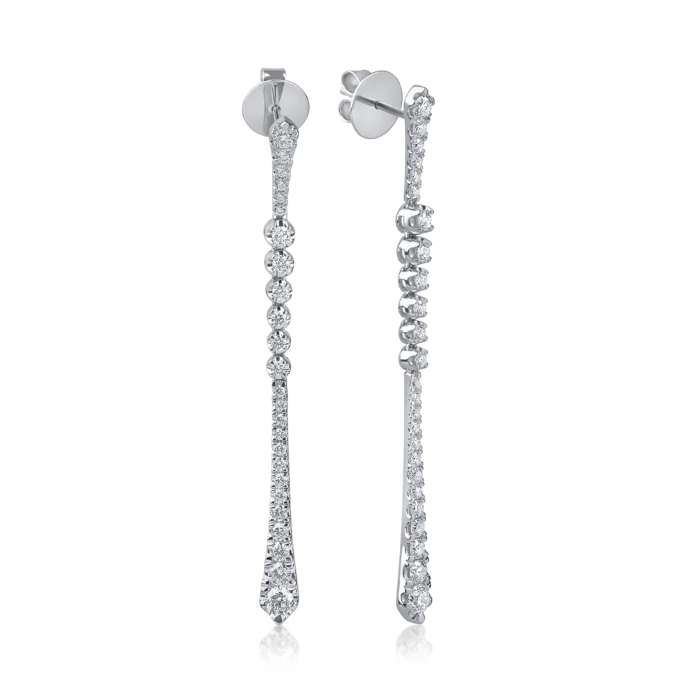 Cercei lungi din aur alb cu diamante microsetting de 1.8ct