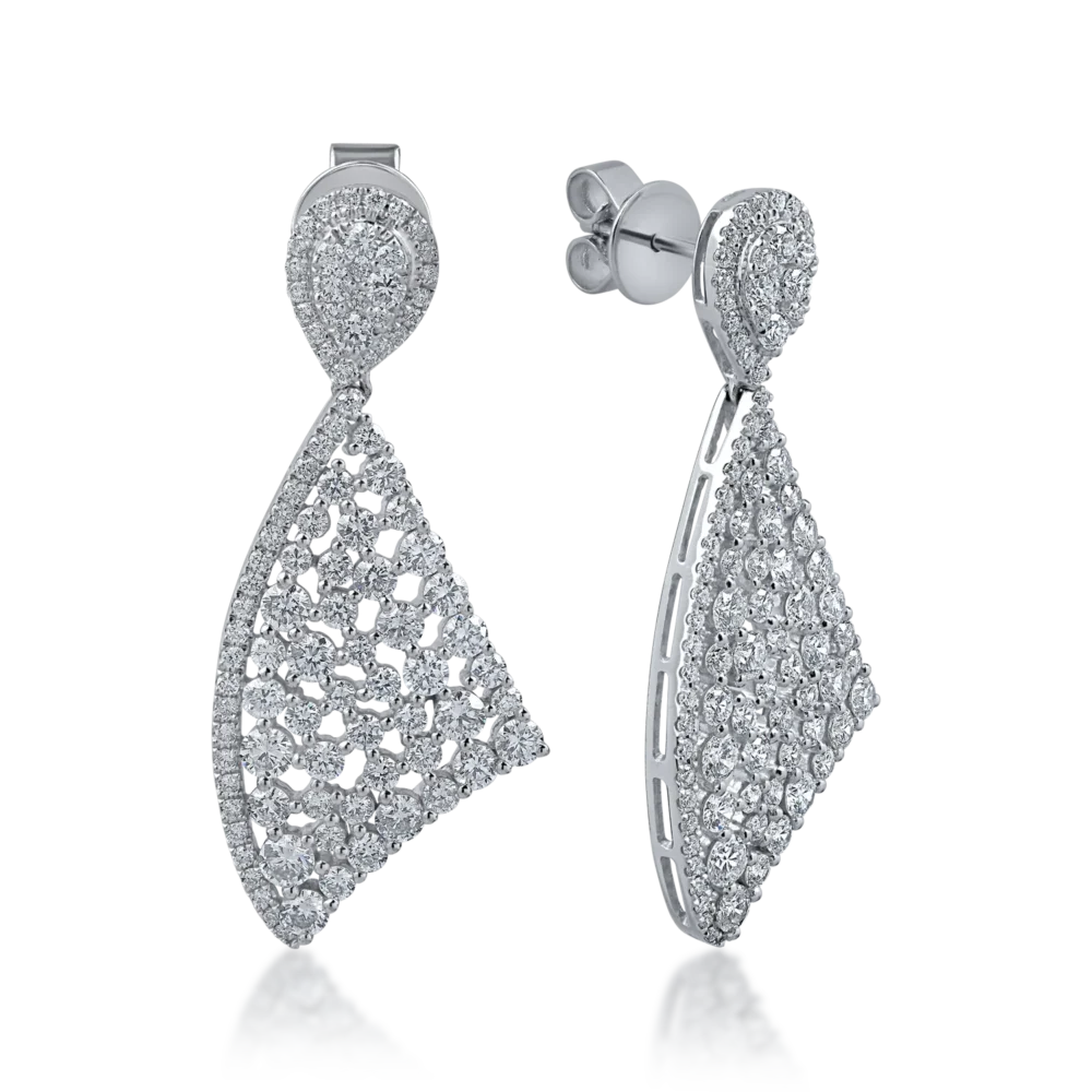 Cercei lungi geometrici din aur alb cu diamante de 4.2ct