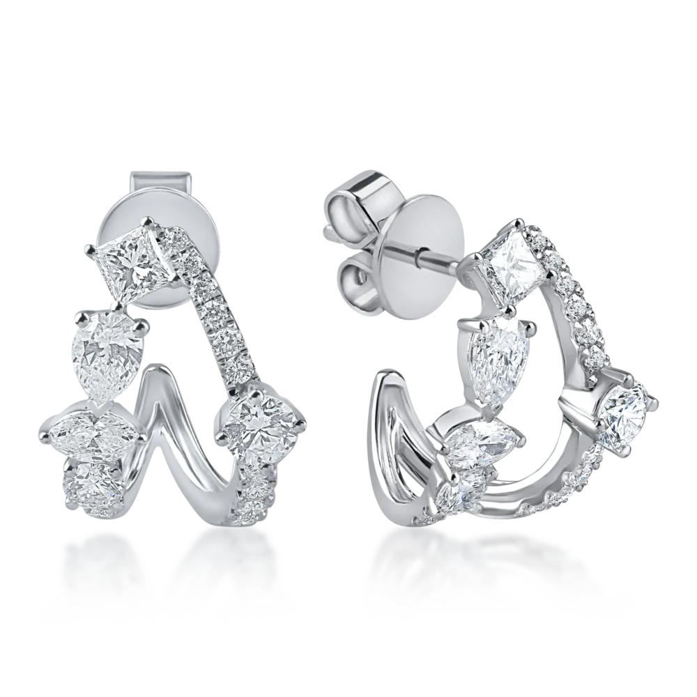 Cercei model abstract din aur alb cu diamante de 1.97ct
