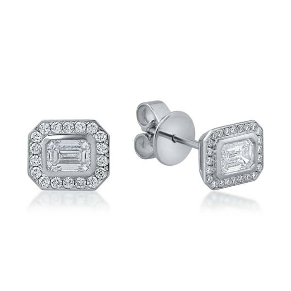 Cercei stud geometrici din aur alb cu diamante emerald si rotunde de 0.7ct