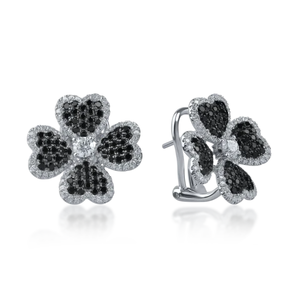 Cercei trifoi din aur alb cu diamante negre si incolore de 2.1ct