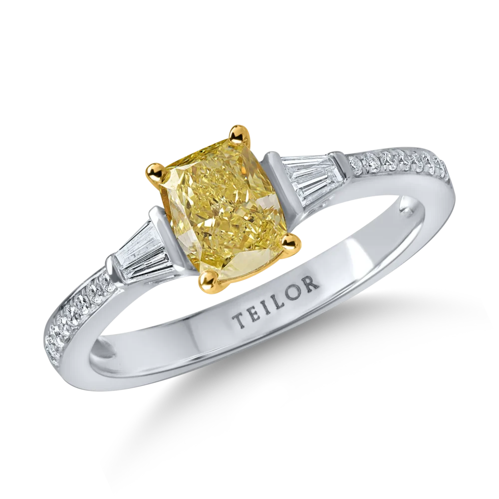Inel clasic din aur alb-galben cu un diamant fancy glaben cushion de 1ct si diamante incolore baguette si rotunde de 0.19ct