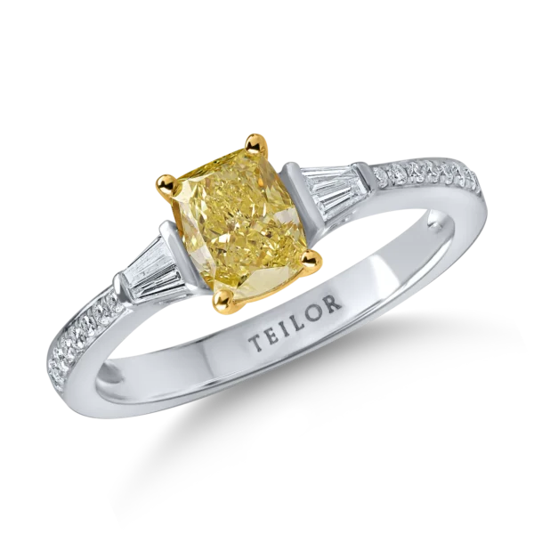 Inel clasic din aur alb-galben cu un diamant fancy glaben cushion de 1ct si diamante incolore baguette si rotunde de 0.19ct