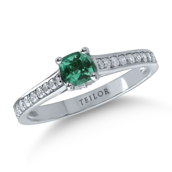 Inel de logodna din aur alb cu smarald de 0.35ct si diamante de 0.22ct