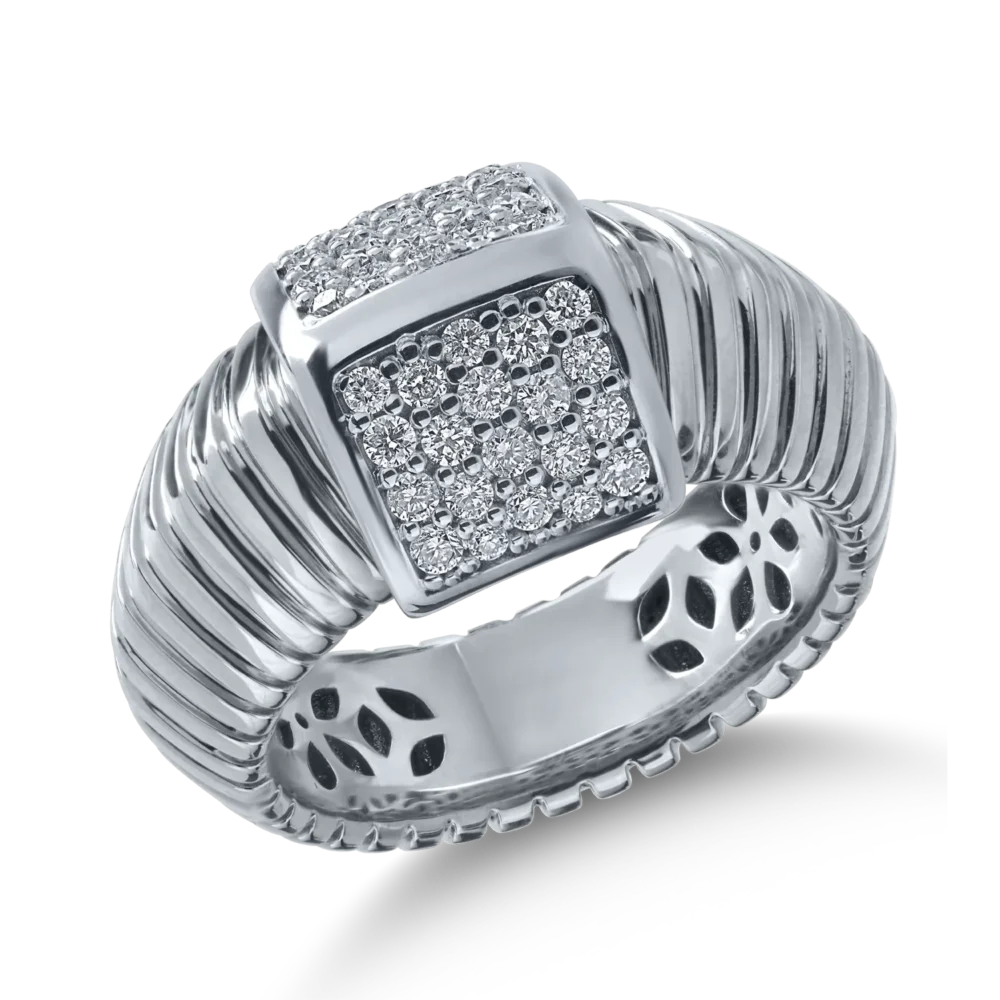 Inel din aur alb cu diamante de 0.44ct