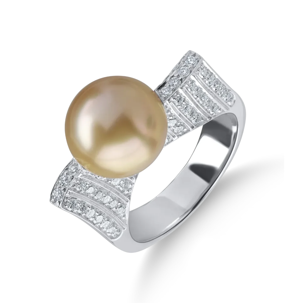 Inel din aur alb cu diamante de 0.6ct si perla de cultura