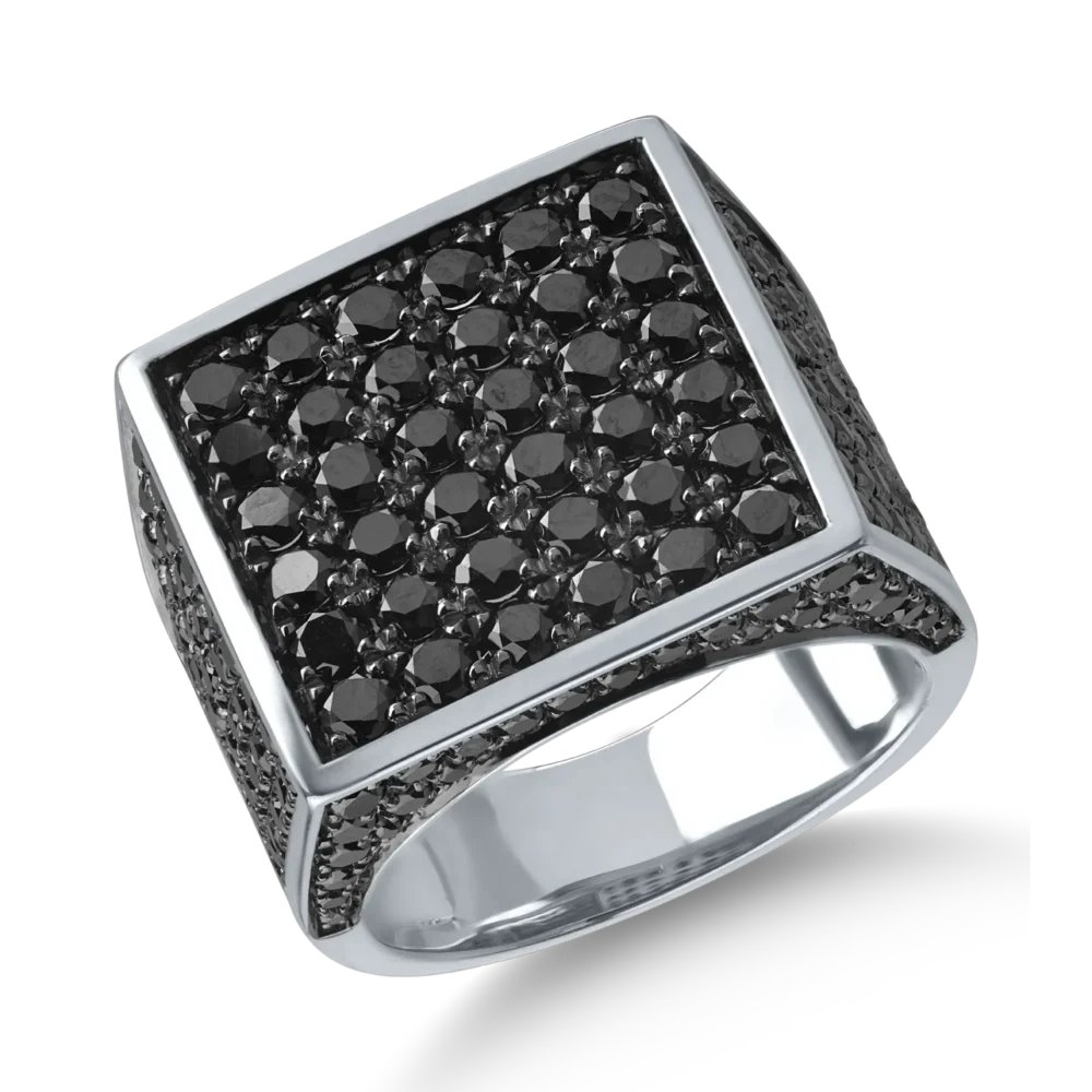 Inel din aur alb cu diamante negre de 3ct