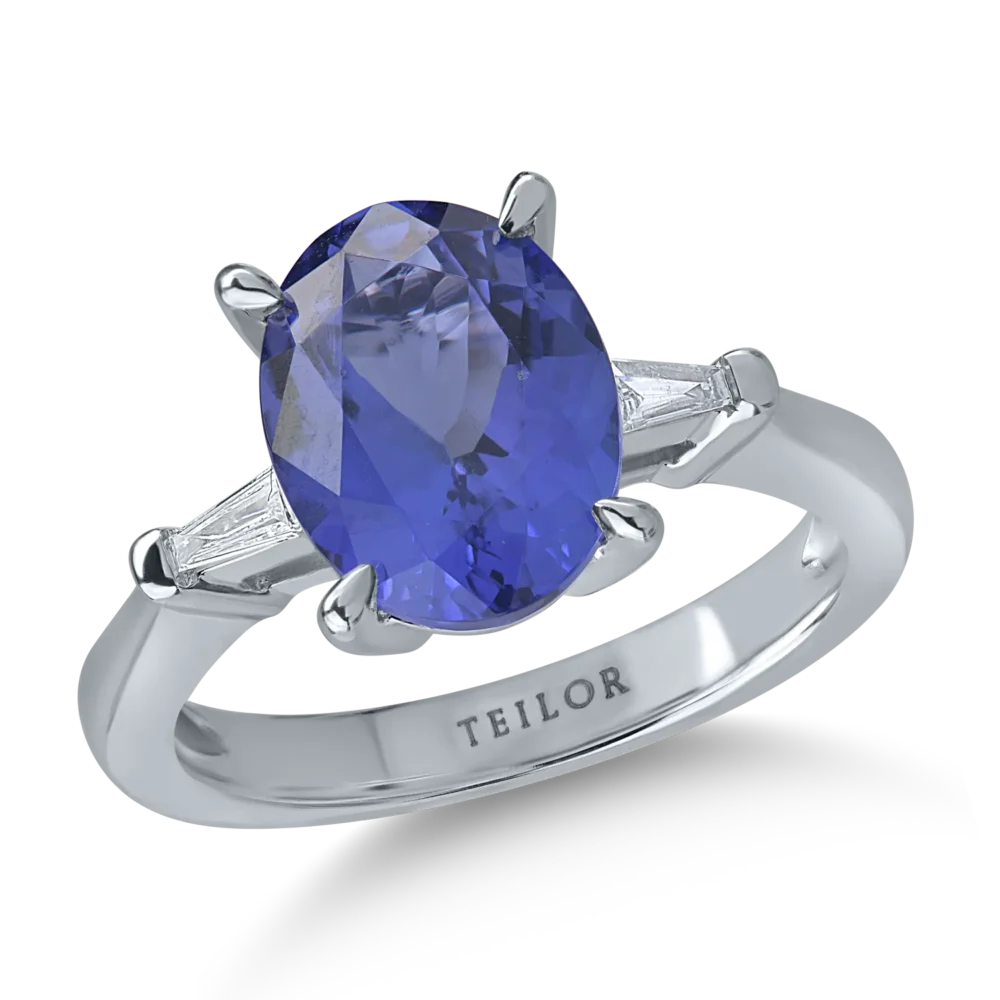 Inel din aur alb cu tanzanit oval de 3.7ct si diamante de 0.1ct