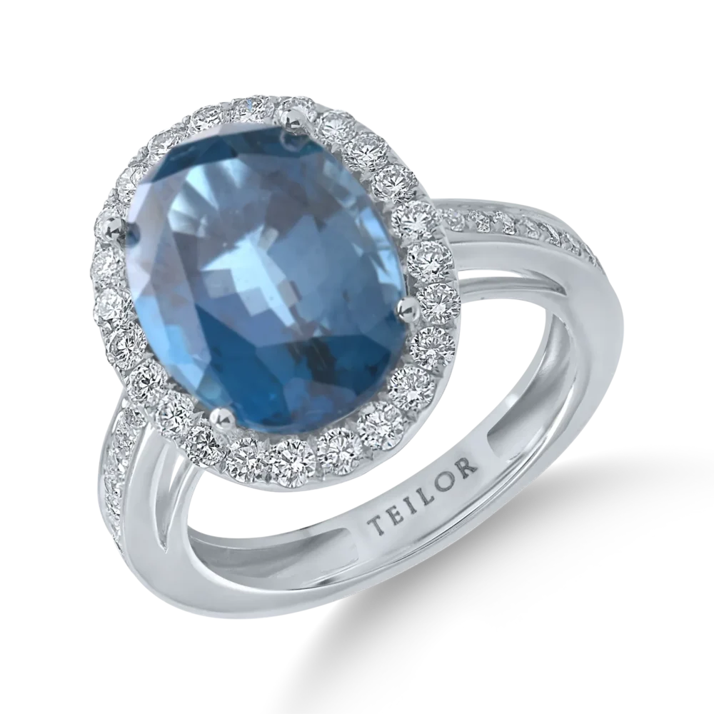 Inel din aur alb cu topaz London blue oval de 7.8ct si diamante de 0.6ct